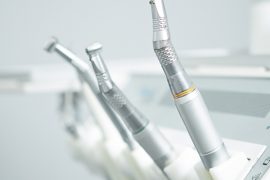 【歯列矯正を行う年齢】でどのような違いが出るの？