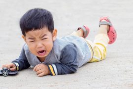 【ママ必見】子どもが転んで永久歯が折れた時の応急処置ポイント