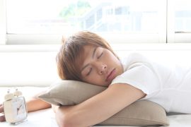 寝相や寝方が「歯並び」に悪影響を与えてしまう？