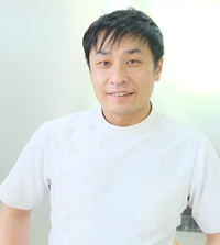歯科医師　東先生